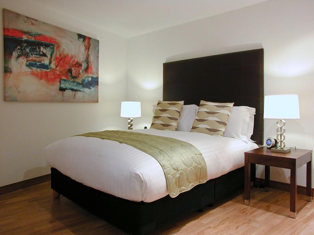 Апарт-отель Native Kings Wardrobe, St Pauls 4*